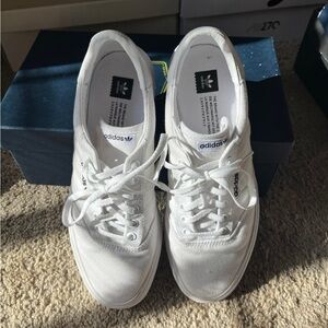 White adidas (CLEAN)